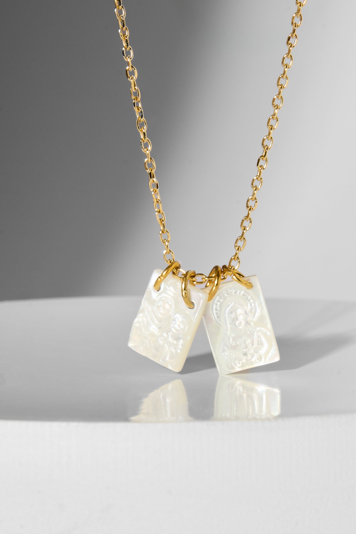 Scapular in Mother Pearl