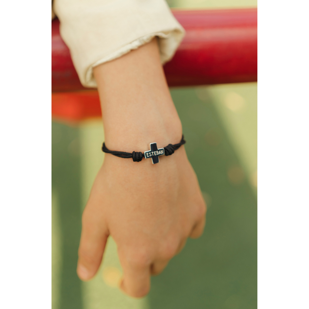 Cross bracelet in cord
