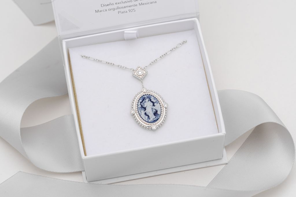 Medalla Maria Desatadora de nudos Cameo