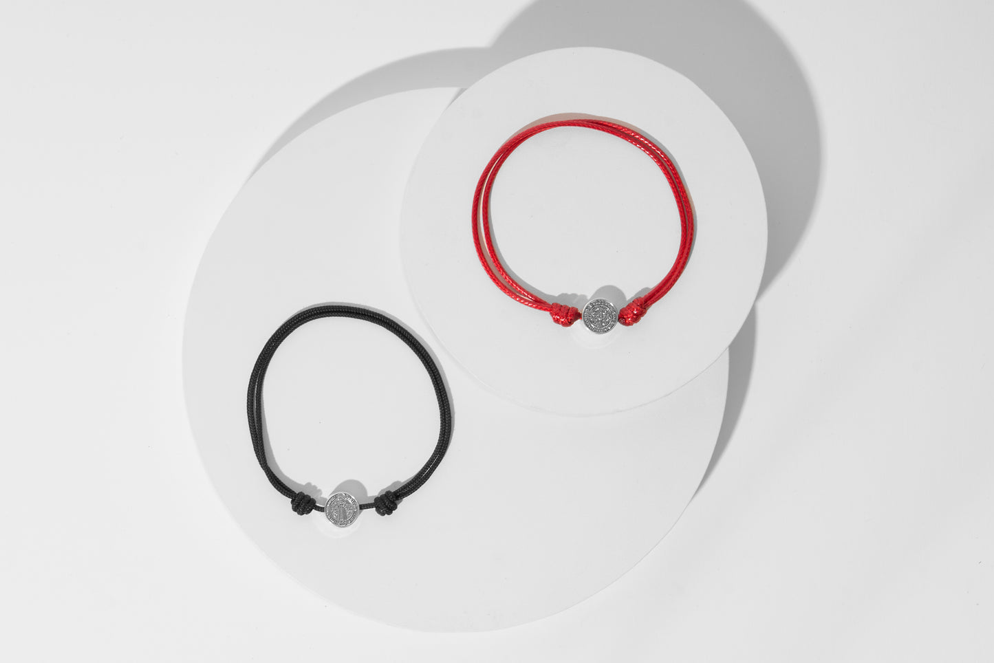 Pulsera medalla de San Benito