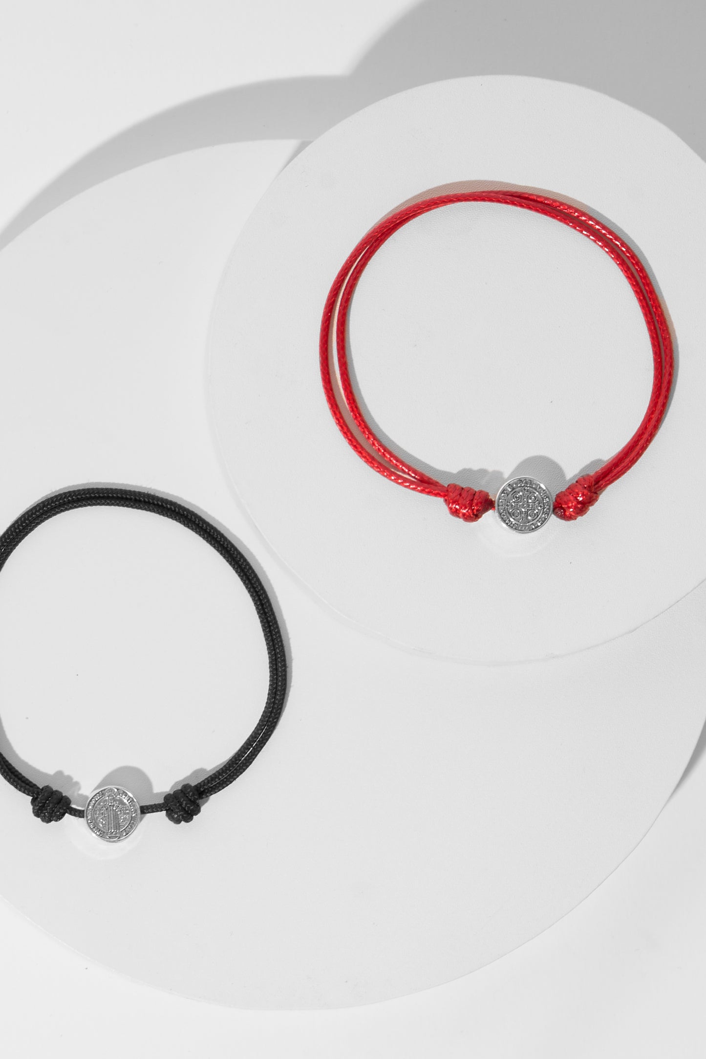 Pulsera medalla de San Benito