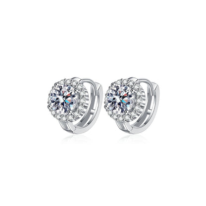 Aretes arracada de rodio tipo huggies con Solitaire Halo de Moissanita de 0.5 ct
