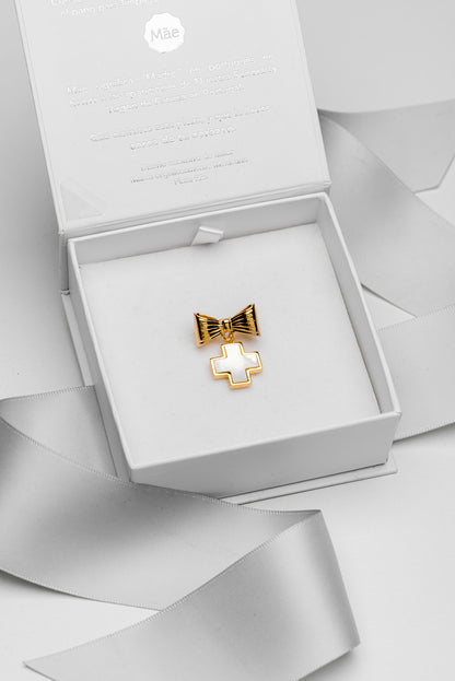 Segurito mother of pearl cross in bow